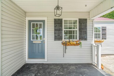 12-web-or-mls-1911 Crest Road-23