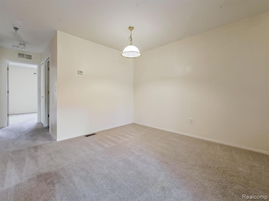 642 Lydia Ln unit 54, Pontiac, MI 48341 - photo 5