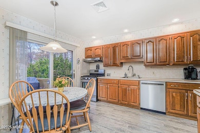 23 Jonathan Dr, Edison, NJ 08820 - photo 7