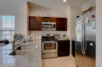 IMG_8040_1_2_3_4_5_6Interior01