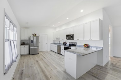 Kitchen with eatspace