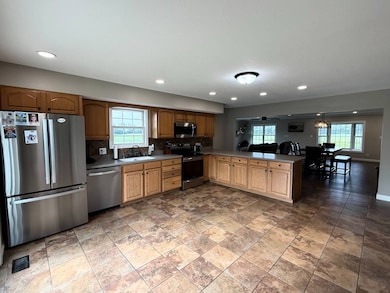 1911 N Stringtown Rd, Olney, IL 62450 - photo 5