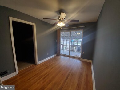 512 Lucia Ave, Baltimore, MD 21229 - photo 4