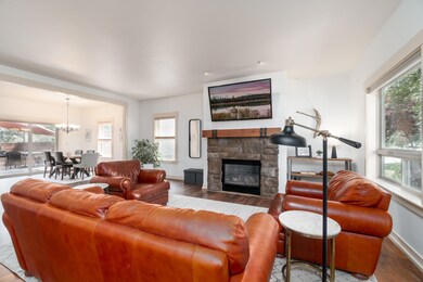 61482LintonLp_GreatRoom1