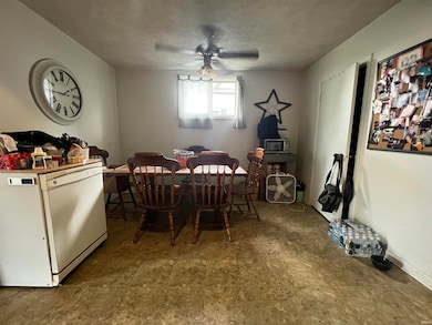 169 F St NE, Linton, IN 47441 - photo 4