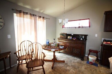 3114 SW Obsidian Ct, Redmond, OR 97756 - photo 7