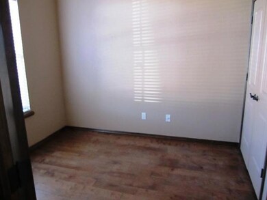 Studio/Study/Office.