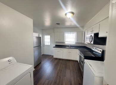 405 Botts St unit A, Brenham, TX 77833 - photo 6