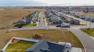 592 River Dr, Dickinson, ND 58601 - photo 4