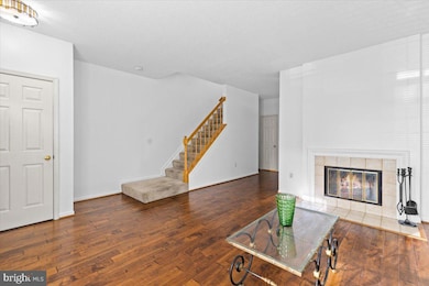 7218 Parsons Ct, Alexandria, VA 22306 - photo 3