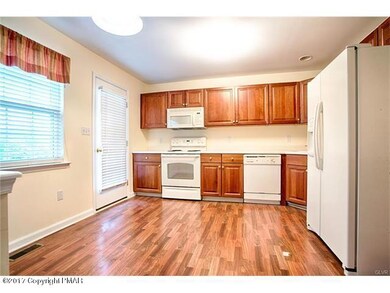 5527 Stonecroft Ln, Allentown, PA 18106 - photo 6