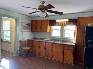 Kitchen w/entrance to pantry-bright