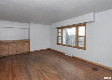 1464 W 10th St, Davenport, IA 52804 - photo 4