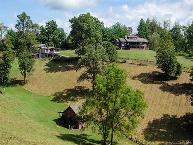 Main House, Guest House & 