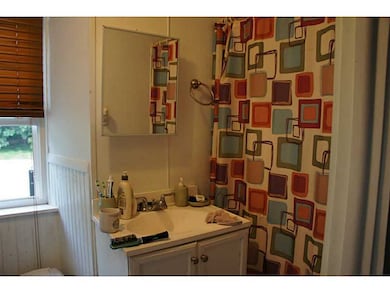 34 Whipple Ave unit 1 Front, Smithfield, RI 02917 - photo 4