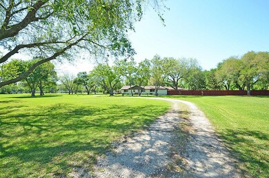 1733 County Road 928, Alvin, TX 77511 - photo 3