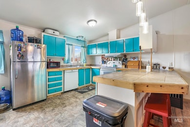 89 S 860 Rd W, Paul, ID 83347 - photo 7