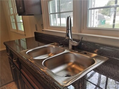 637 Flynn Ln, Petersburg, VA 23805 - photo 7