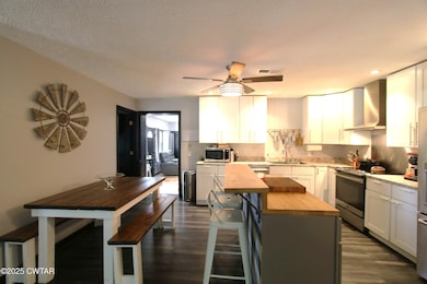 250 Glover St, Atwood, TN 38220 - photo 3