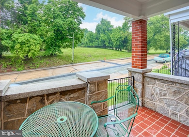 105 S Wickham Rd, Baltimore, MD 21229 - photo 4