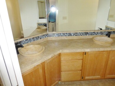 2070 W. Whistbrook 005