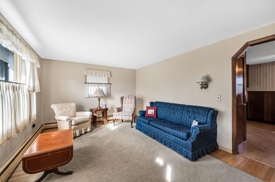 67 Edward Dr, Holyoke, MA 01040 - photo 4