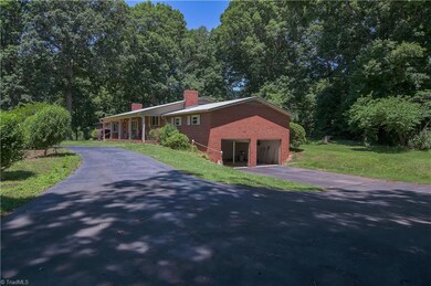 1186 Oakwood Acres Rd, Asheboro, NC 27205 - photo 5