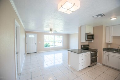 kitchen/living