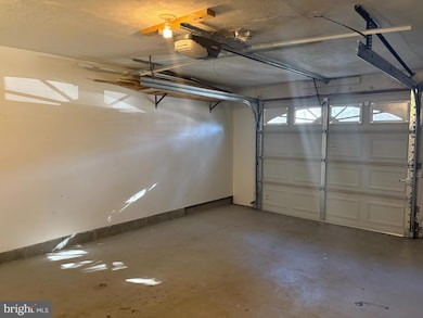 7842 Ashley Glen Rd, Annandale, VA 22003 - photo 7