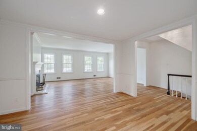 3581 Hamlet Place, Chevy Chase, MD 20815 - photo 6