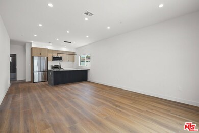 4525 W 17th St unit 1/2, Los Angeles, CA 90019 - photo 4