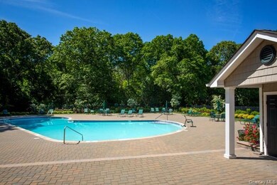 1103 Joyner Place unit 1103B, Coram, NY 11727 - photo 4