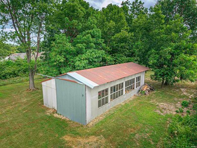 3900 N Saint Joseph Ave, Evansville, IN 47720 - photo 2