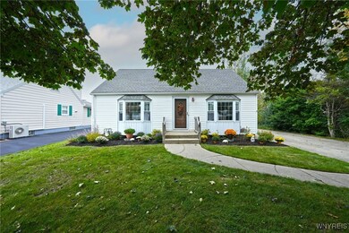 5757 Diana Ln, Lake View, NY 14085 - photo 2