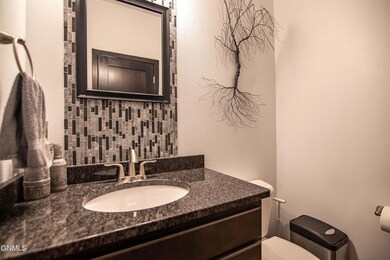 1/2 Bath