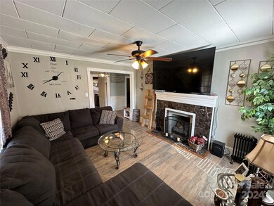 161 27th St SW, Hickory, NC 28602 - photo 4