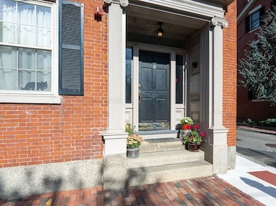 8 Brown St unit 5, Salem, MA 01970 - photo 2