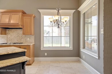 205 Waverly Blvd-11