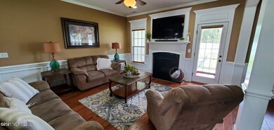 828 Megan Dr, Greenville, NC 27834 - photo 2