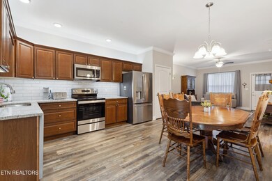 235 Bishop Cap Cir13