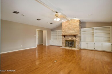 126 Foxglen Ct, Lafayette, LA 70503 - photo 5