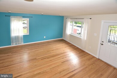 54 W Taylor Run Pkwy, Alexandria, VA 22314 - photo 5