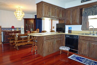 Dining/Kitchen