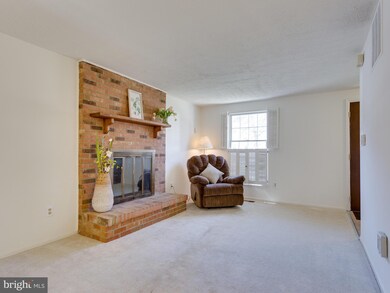 6107 Mantle Rd, Burke, VA 22015 - photo 5