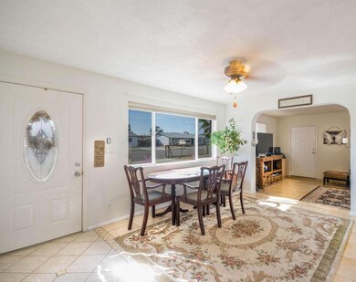 Dining_Room.jpg