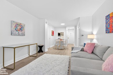 520 E 72nd St unit 4J, New York, NY 10021 - photo 3