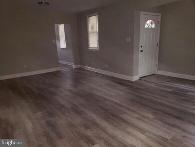 476 Deptford Ave, Woodbury, NJ 08096 - photo 3