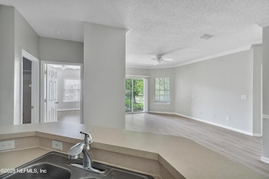 mls-10000 Gate Pkwy N #1921-15