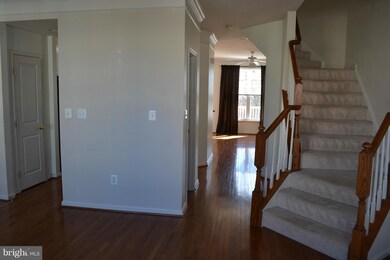 9181 Ribbon Falls Loop, Bristow, VA 20136 - photo 6