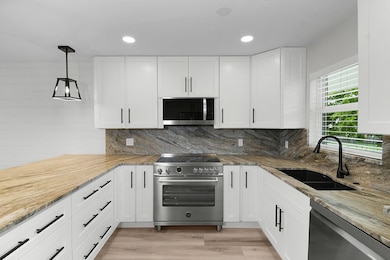 NEW kitchen with Italian Stove